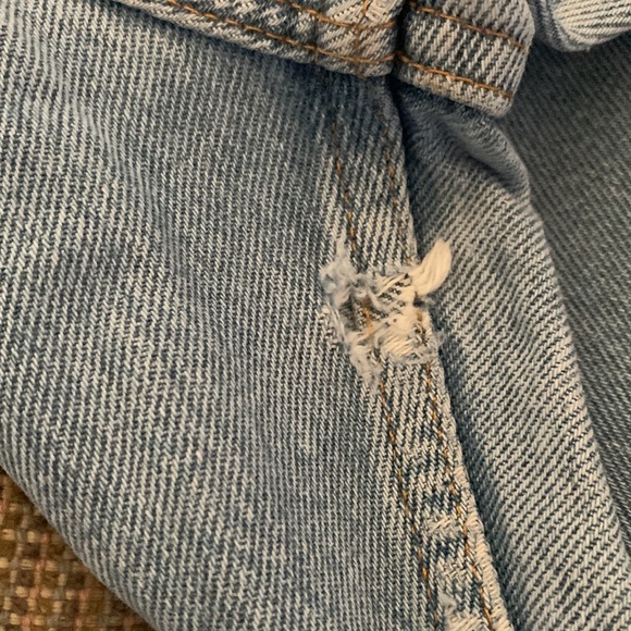 L L Bean Petite Light Wash Distressed Straight Leg Jean - Picture 4 of 10